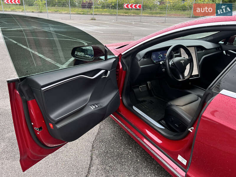 Ліфтбек Tesla Model S 2019 в Києві
