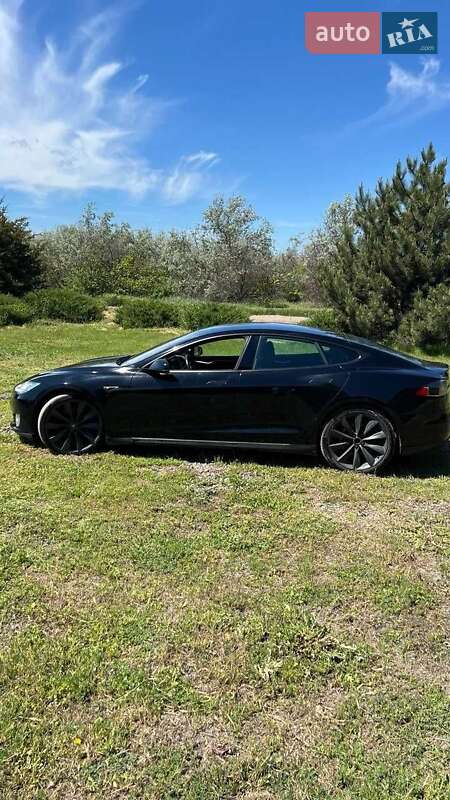 Лифтбек Tesla Model S 2015 в Одессе