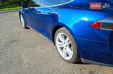 Лифтбек Tesla Model S 2016 в 