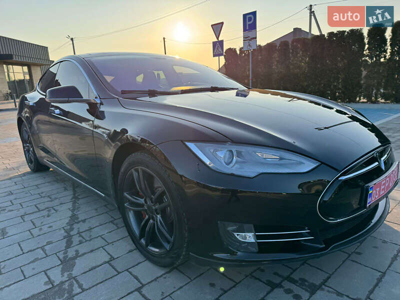 Ліфтбек Tesla Model S 2013 в Луцьку