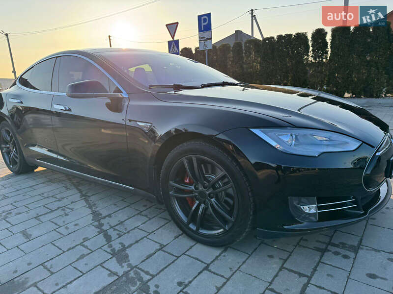 Ліфтбек Tesla Model S 2013 в Луцьку