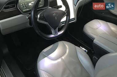 Лифтбек Tesla Model S 2014 в 
