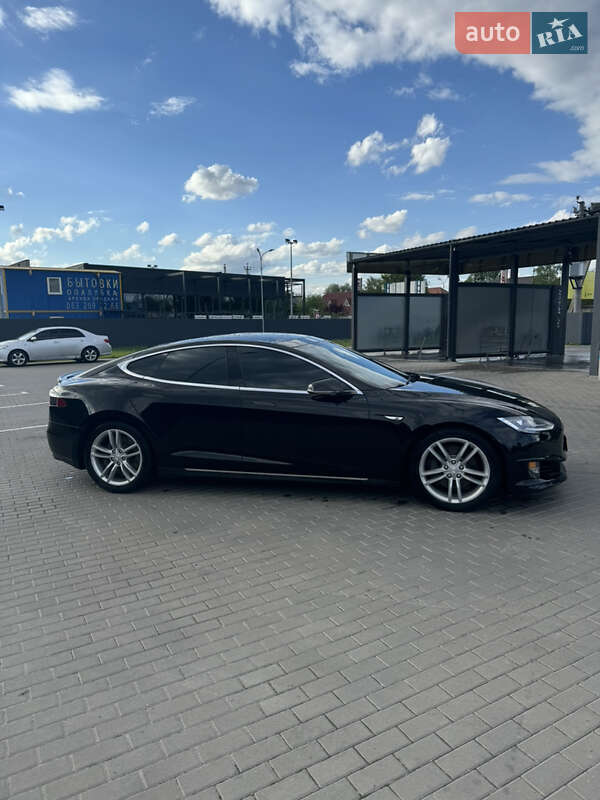 Ліфтбек Tesla Model S 2015 в Києві