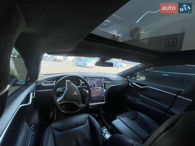 Ліфтбек Tesla Model S 2015 в Києві