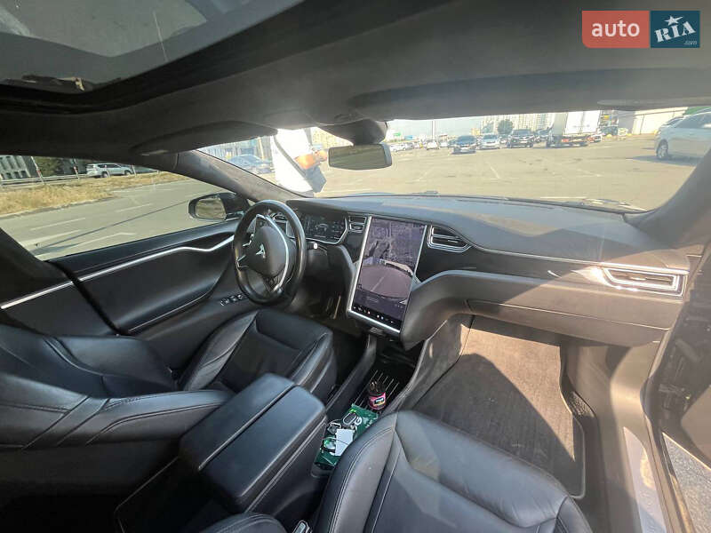Ліфтбек Tesla Model S 2015 в Києві