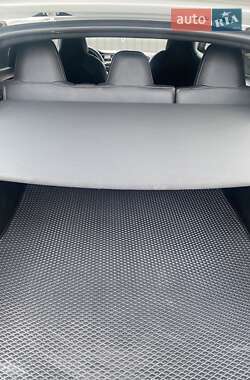 Лифтбек Tesla Model S 2016 в 