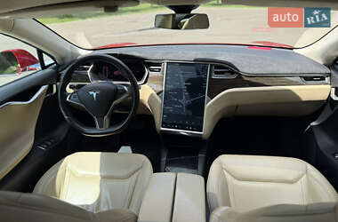 Лифтбек Tesla Model S 2015 в 