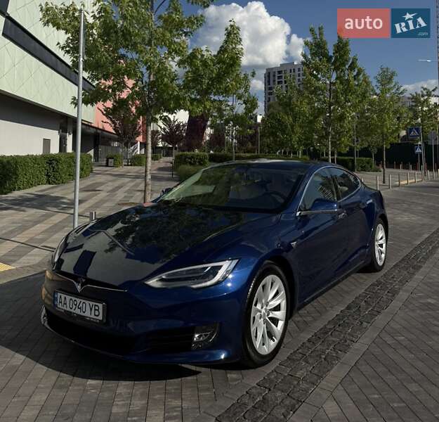 Ліфтбек Tesla Model S 2018 в 