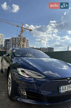 Ліфтбек Tesla Model S 2018 в 
