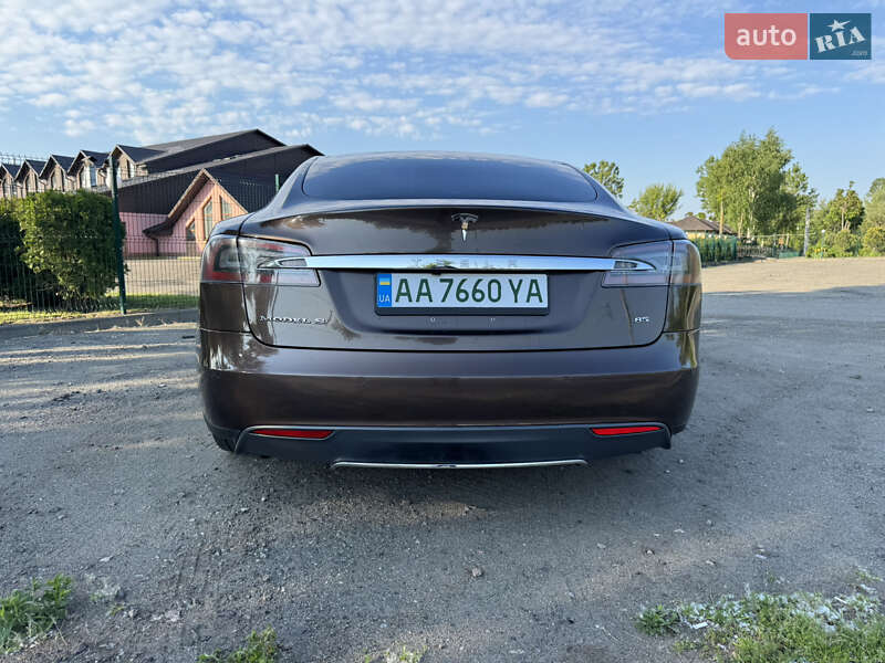 Лифтбек Tesla Model S 2014 в Киеве