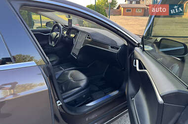 Лифтбек Tesla Model S 2014 в 