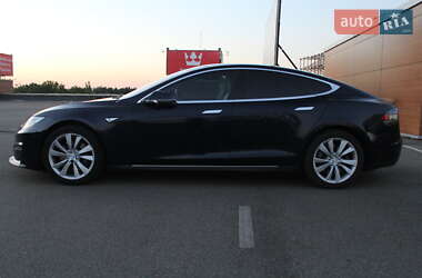 Седан Tesla Model S 2014 в 
