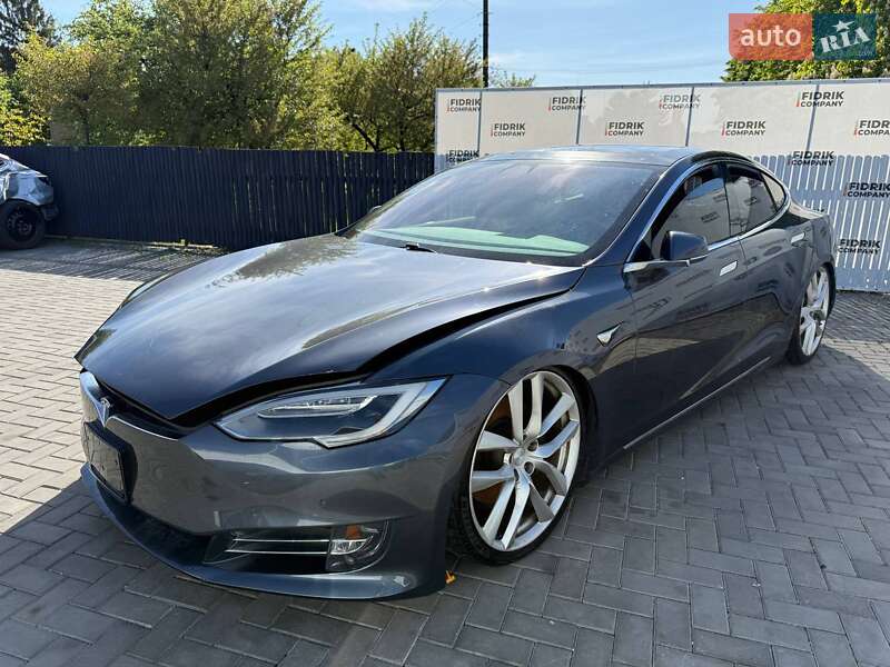 Ліфтбек Tesla Model S 2017 в Луцьку