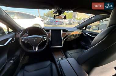 Лифтбек Tesla Model S 2017 в 