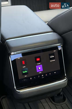 Лифтбек Tesla Model S 2021 в 