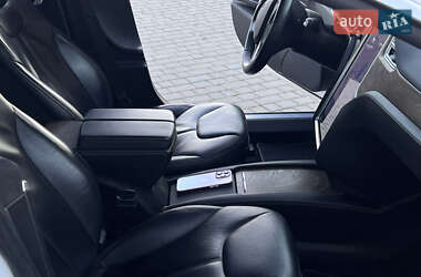 Лифтбек Tesla Model S 2017 в 