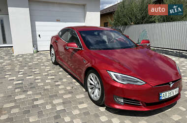 Лифтбек Tesla Model S 2017 в 