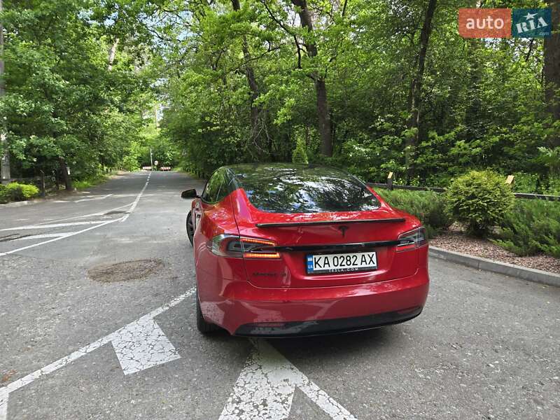 Лифтбек Tesla Model S 2018 в Киеве
