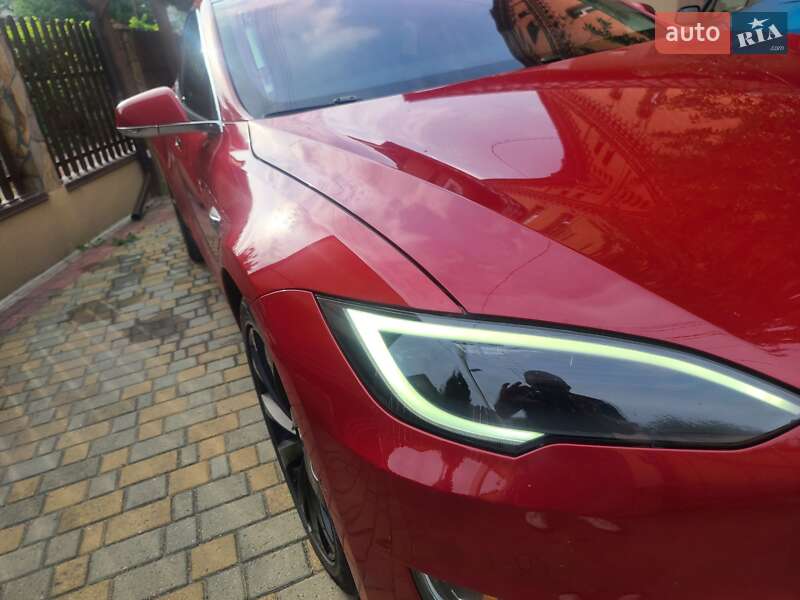 Лифтбек Tesla Model S 2018 в Хмельницком
