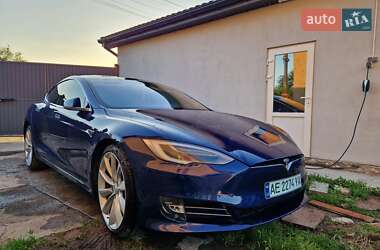 Ліфтбек Tesla Model S 2016 в 