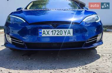 Лифтбек Tesla Model S 2015 в 