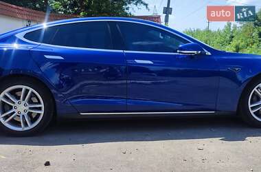 Лифтбек Tesla Model S 2015 в 