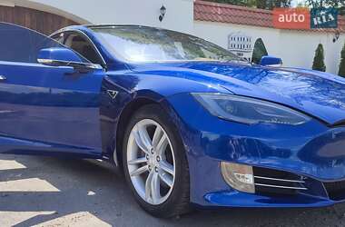 Лифтбек Tesla Model S 2015 в 