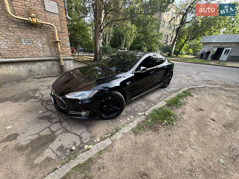 Ліфтбек Tesla Model S 2014 в Миколаєві