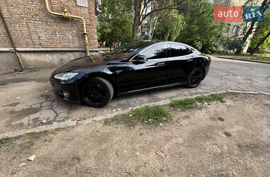 Ліфтбек Tesla Model S 2014 в 