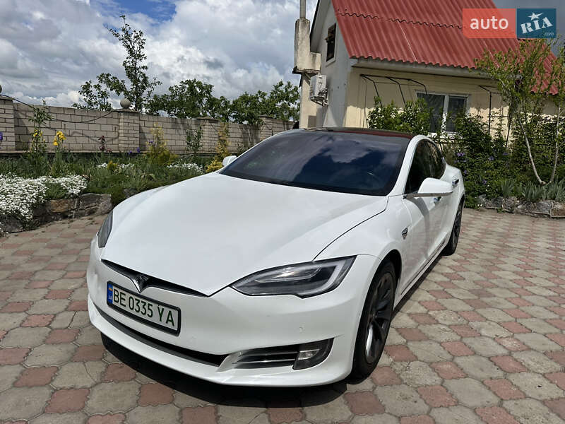 Лифтбек Tesla Model S 2020 в 