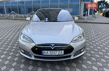 Лифтбек Tesla Model S 2014 в 
