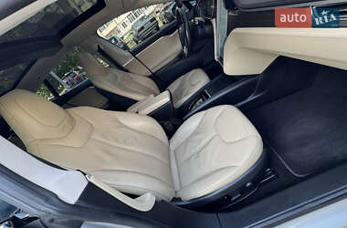 Лифтбек Tesla Model S 2014 в 