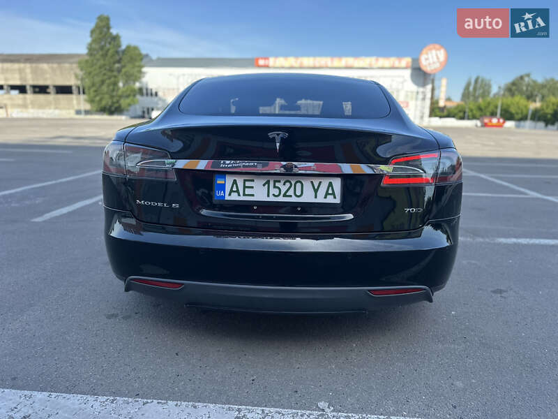 Лифтбек Tesla Model S 2015 в Полтаве