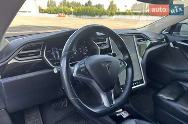 Лифтбек Tesla Model S 2015 в 