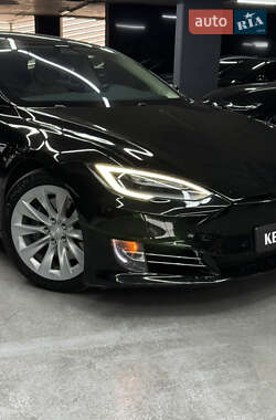 Лифтбек Tesla Model S 2017 в 