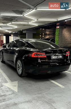Лифтбек Tesla Model S 2017 в 