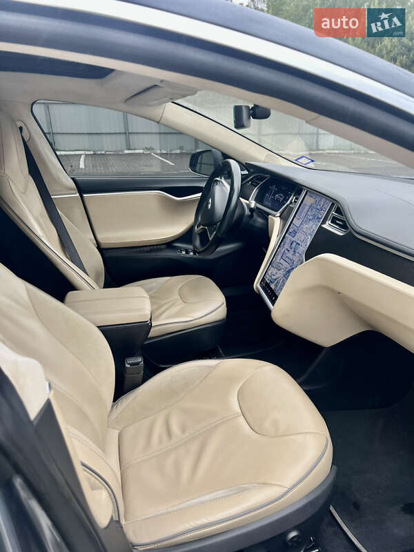 Лифтбек Tesla Model S 2013 в Луцке