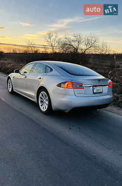 Лифтбек Tesla Model S 2016 в 