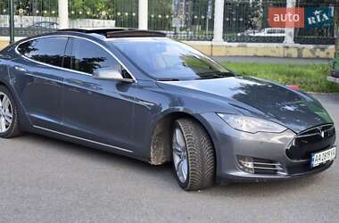 Ліфтбек Tesla Model S 2013 в 