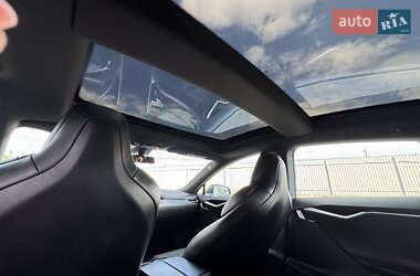 Лифтбек Tesla Model S 2017 в 