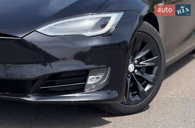 Лифтбек Tesla Model S 2017 в 