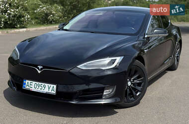 Лифтбек Tesla Model S 2017 в 