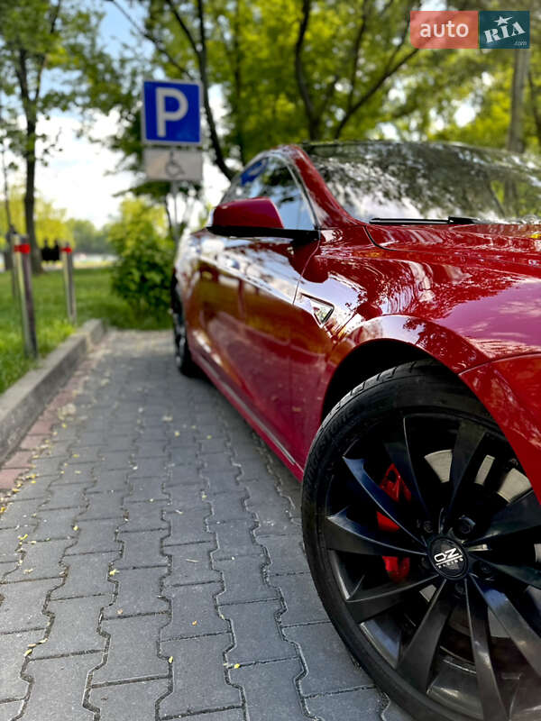 Лифтбек Tesla Model S 2014 в Киеве