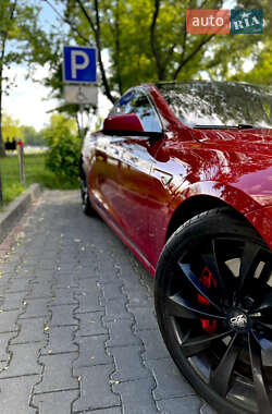 Лифтбек Tesla Model S 2014 в 