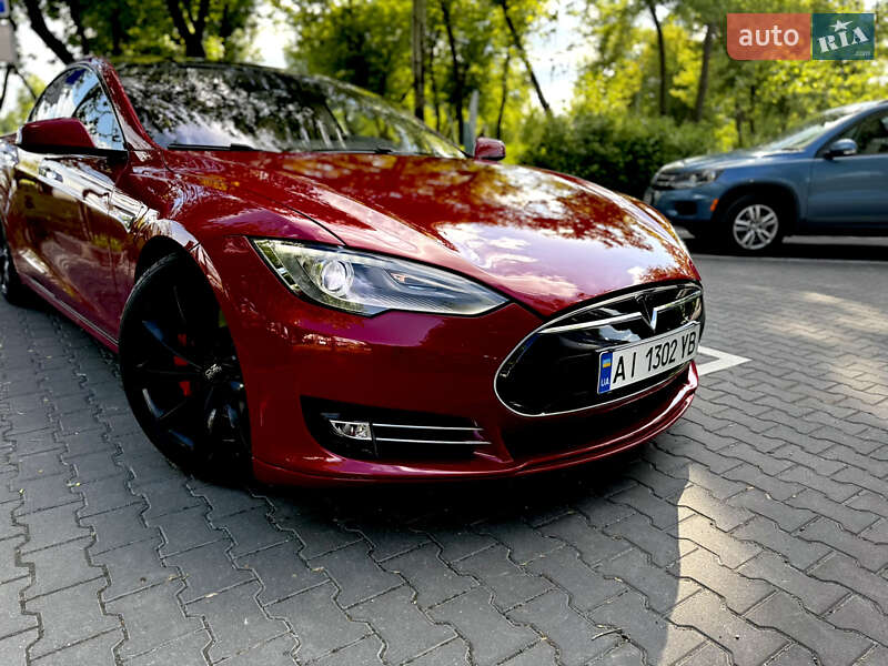 Лифтбек Tesla Model S 2014 в Киеве