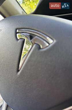 Лифтбек Tesla Model S 2014 в 