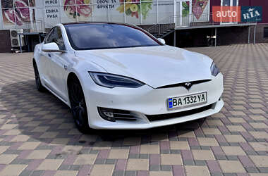 Лифтбек Tesla Model S 2017 в 