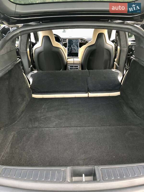 Лифтбек Tesla Model S 2016 в Киеве фото 18 Лифтбек Tesla Model S 2016 в Киеве