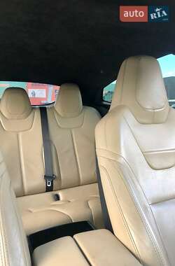 Лифтбек Tesla Model S 2016 в 