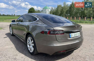 Лифтбек Tesla Model S 2016 в 